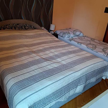 Szuzanna Fenyves Panzio Bed & Breakfast Siófok Eksteriør bilde