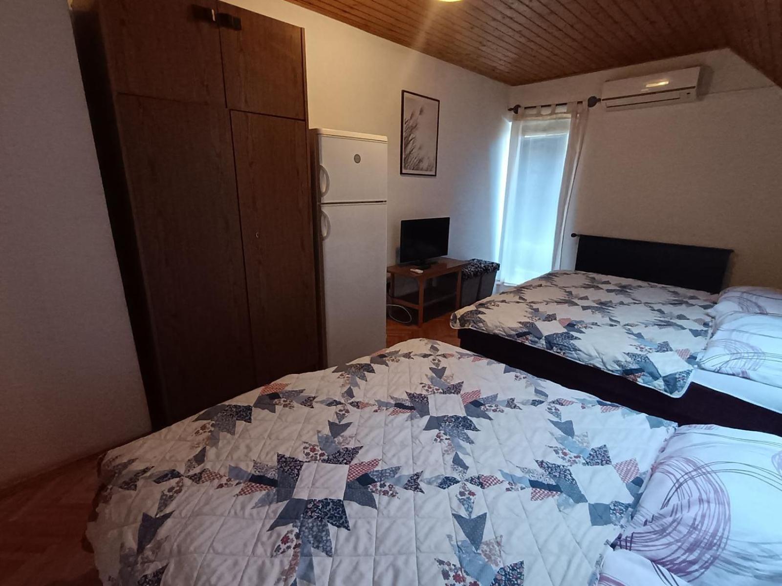 Szuzanna Fenyves Panzio Bed & Breakfast Siófok Eksteriør bilde